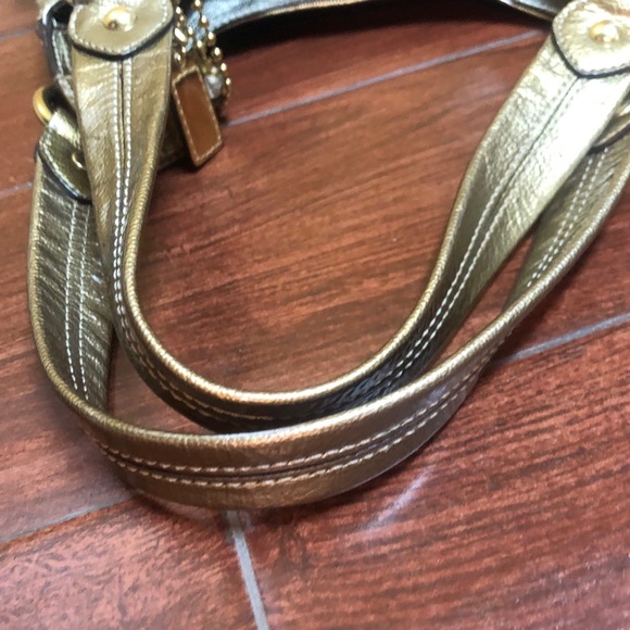 EUC Coach Maggie Antique Soft patent leather purse - Picture 8 of 16